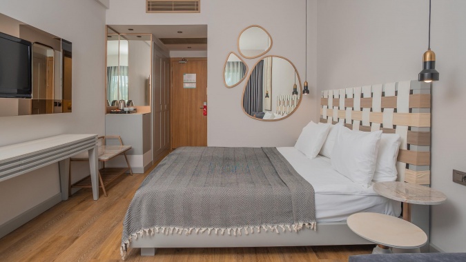 Standart Kara Manzaralı Oda